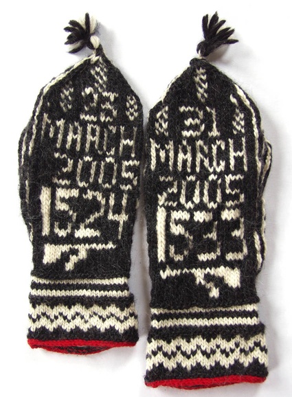 Lisa Anne Auerbach, Body Count Mittens