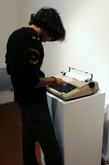 0typewritercc6d40e3d_z.jpg