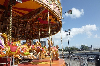 6carrouselside30e7.jpg