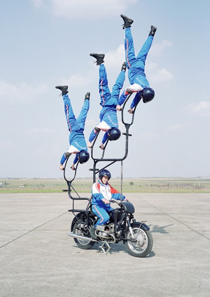 acrobatic-squad-10.jpg